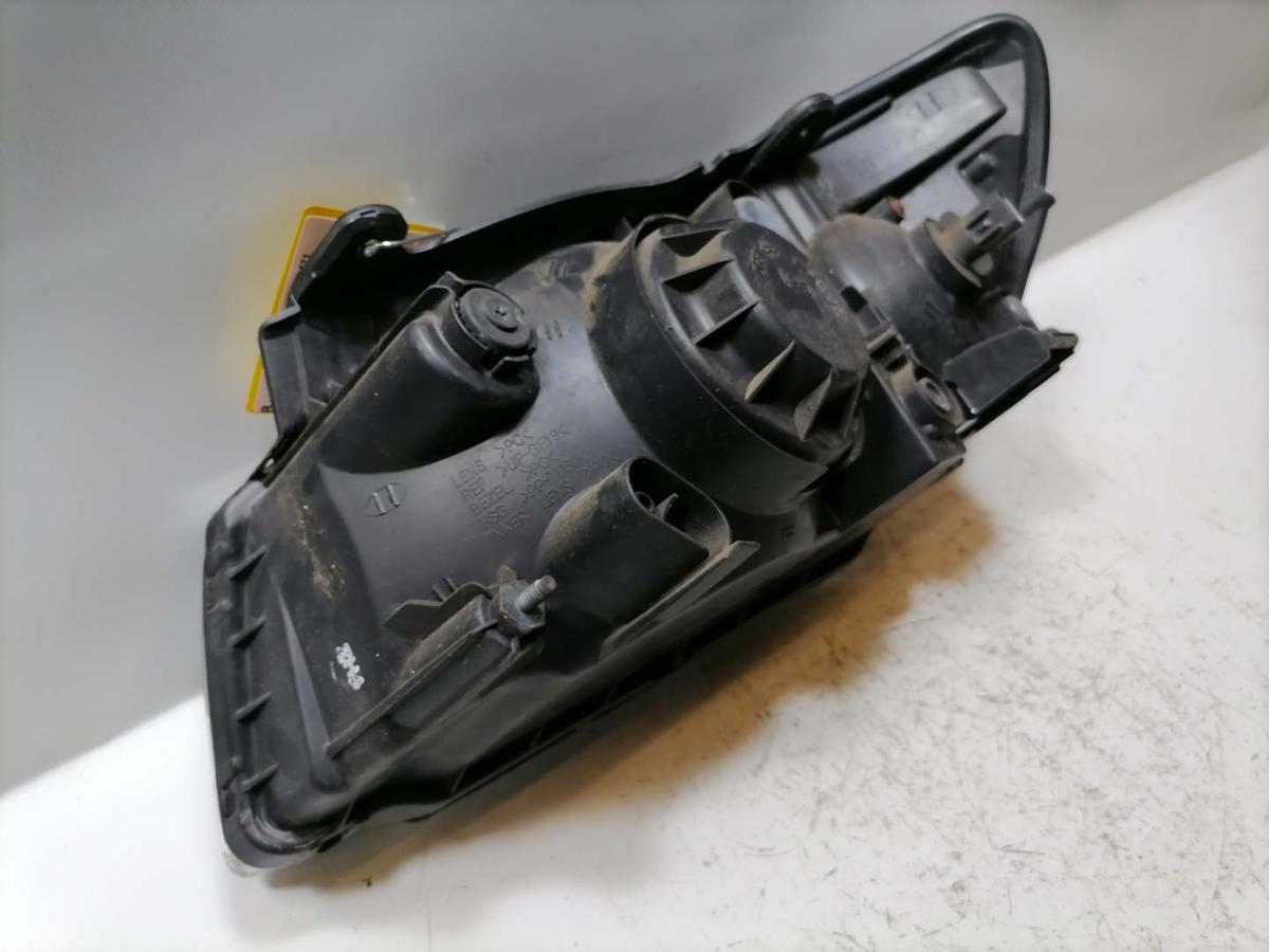 Kia Cerato original Scheinwerfer vorn rechts Halogen Bj.2004